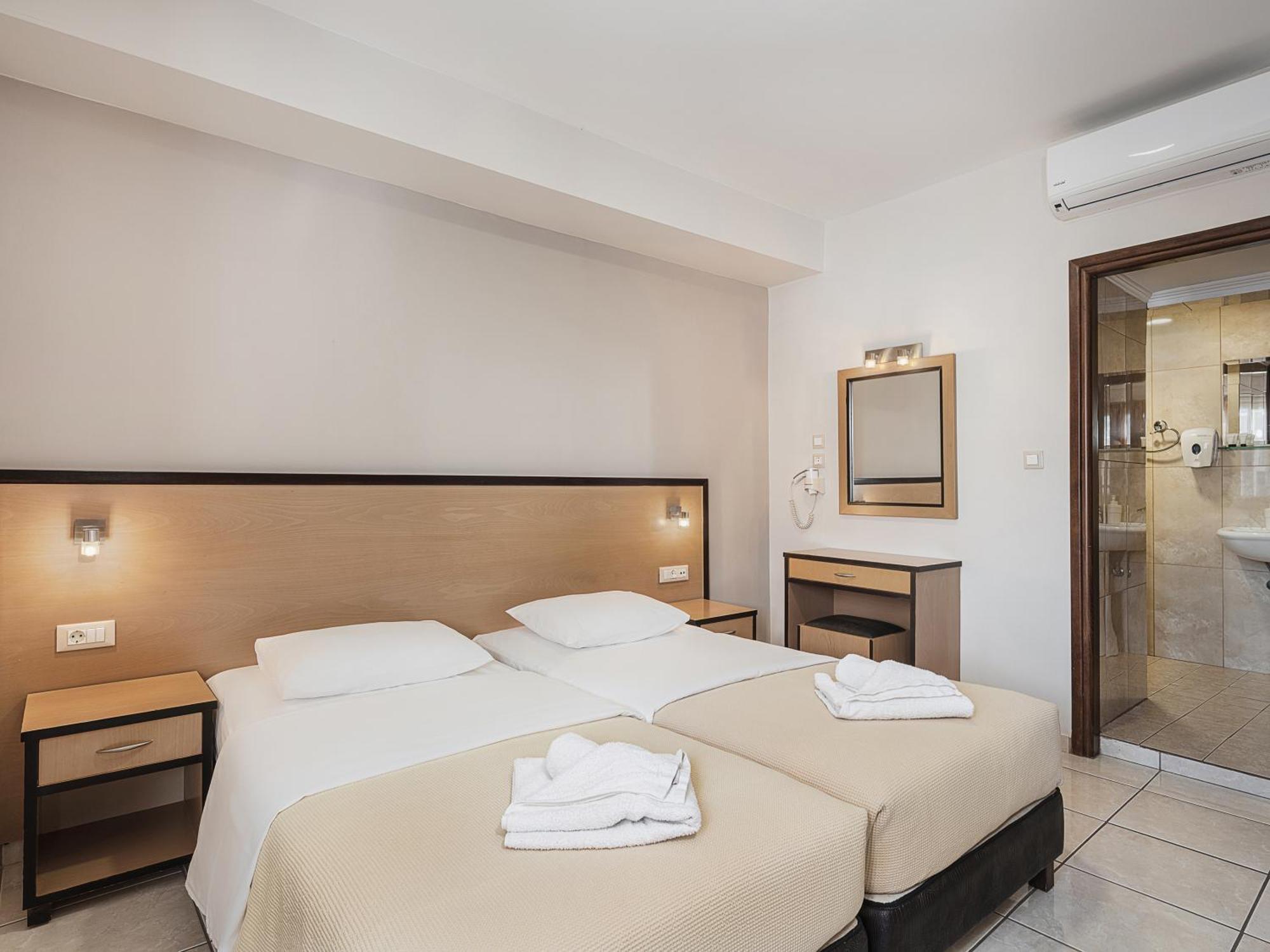 Theofilos City Hotel La Canea Esterno foto