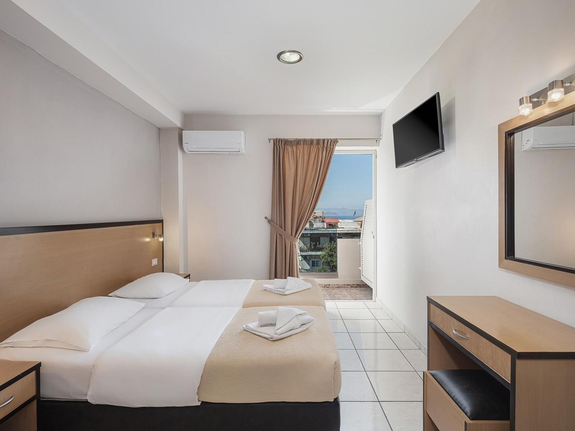 Theofilos City Hotel La Canea Esterno foto