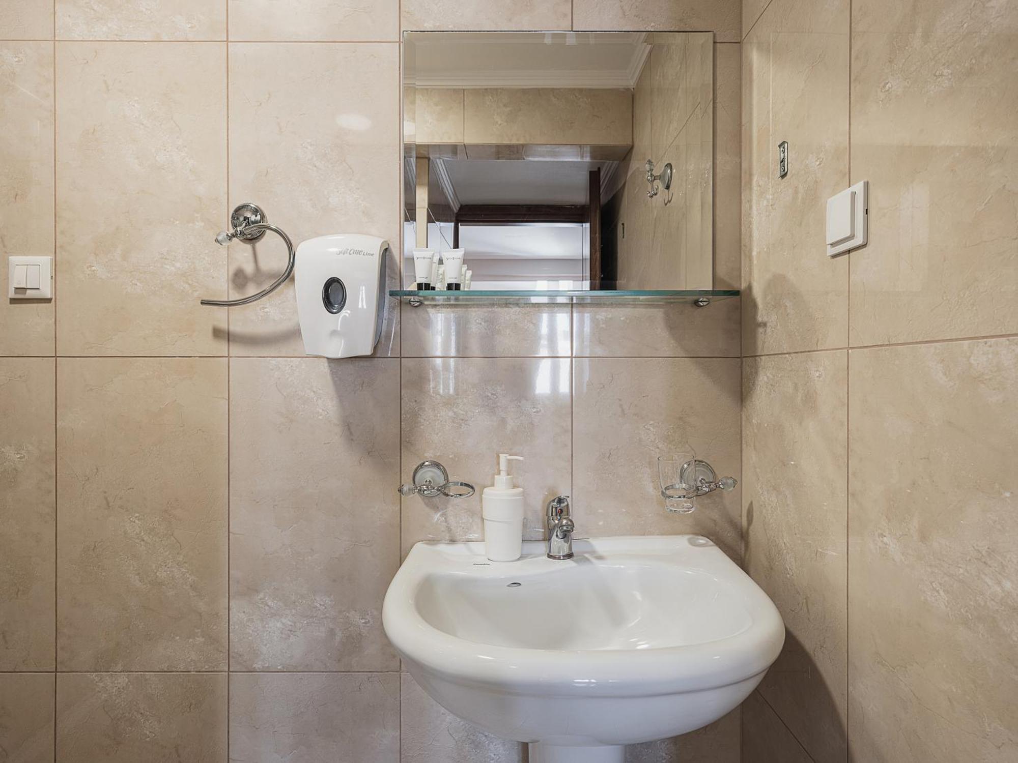Theofilos City Hotel La Canea Esterno foto