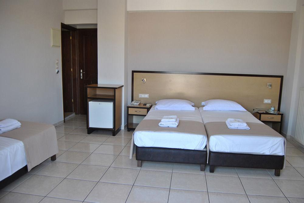 Theofilos City Hotel La Canea Esterno foto