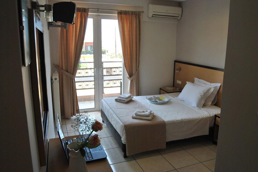 Theofilos City Hotel La Canea Esterno foto