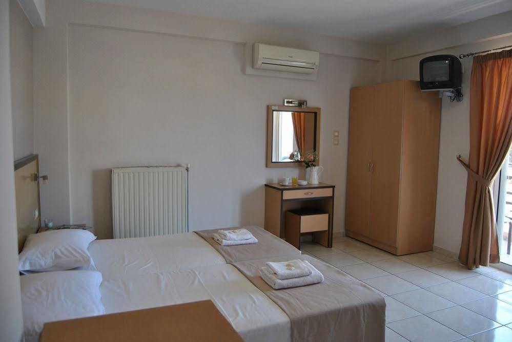 Theofilos City Hotel La Canea Esterno foto